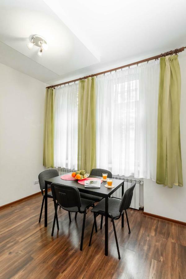 Hugona Apartament *